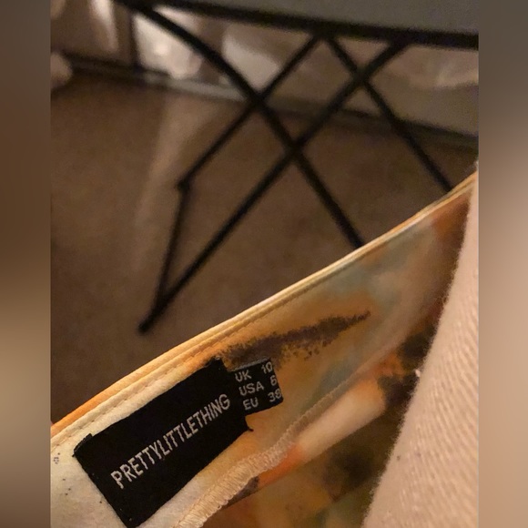 Woman’s Pretty Little Thing Yellow with Splashes of Color size 8 - Picture 3 of 6